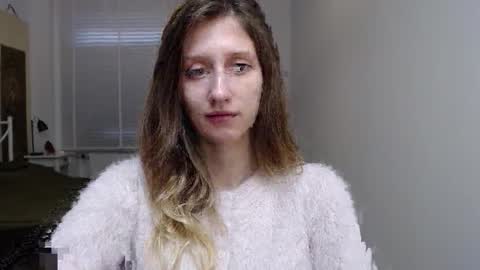 Snapshot of luna_xsensual chatting on October 15, 5:43 am L U N A online show from October 15, 5:43 am