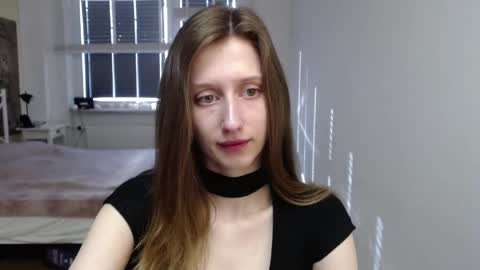 L U N A  online show from April 29, 5:54 am