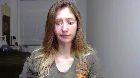 Snapshot of luna_xsensual chatting on October 17, 5:43 am L U N A online show from October 17, 5:43 am