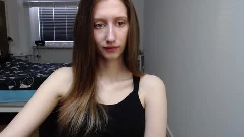 L U N A  online show from February 18, 6:56 am