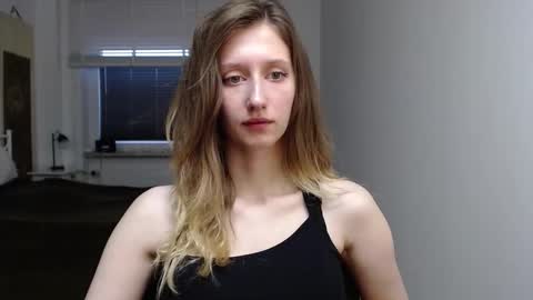 Snapshot of luna_xsensual chatting on September 22, 5:28 am L U N A online show from September 22, 5:28 am
