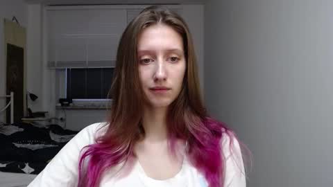 L U N A  online show from November 18, 6:36 am