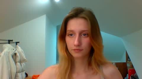 Snapshot of luna_xsensual chatting on December 20, 2:49 pm L U N A online show from December 20, 2:49 pm