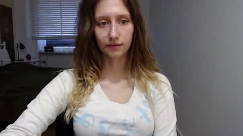 Snapshot of luna_xsensual chatting on October 1, 5:45 am L U N A online show from October 1, 5:45 am