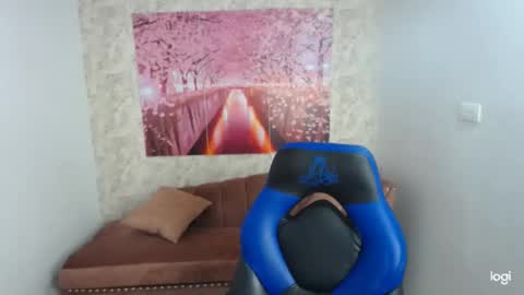 lunaa_m_ online show from January 7, 7:17 pm