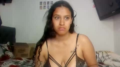 lunaevans42 online show from February 18, 1:10 pm