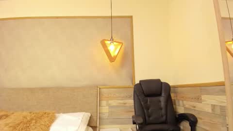 LUNA  online show from November 7, 4:34 pm