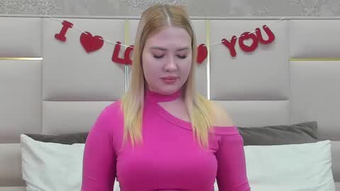 Snapshot of lunahouston chatting on February 23, 4:07 pm LunaHouston online show from February 23, 4:07 pm