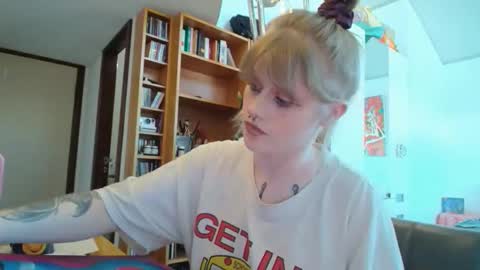 Billie Bubbles online show from December 5, 9:54 am