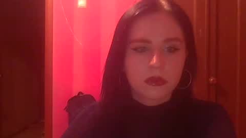 lunamystique_ online show from January 22, 9:55 pm
