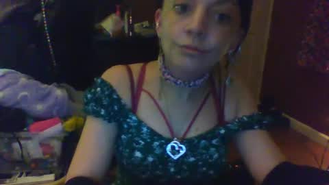lunasecretadmirer online show from March 2, 7:09 am