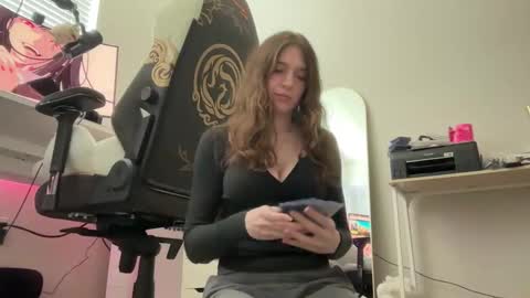 lunasnow online show from February 22, 7:26 pm