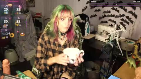 Snapshot of lunasparkles chatting on October 18, 4:59 am ..LunaSparkles. online show from October 18, 4:59 am