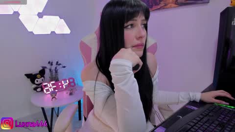   online show from April 20, 7:28 pm