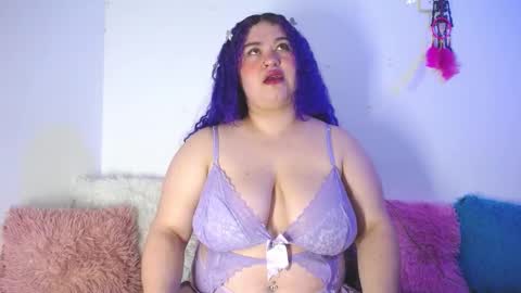 L U N I T A  online show from December 10, 11:40 pm