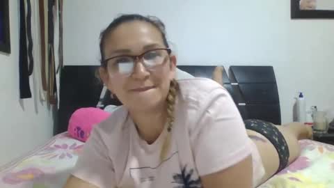Lupita online show from October 15, 2:36 am