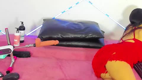 Lussie  online show from October 26, 3:35 am