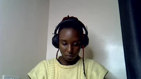 lutino_lovebirds online show from August 6, 11:50 am