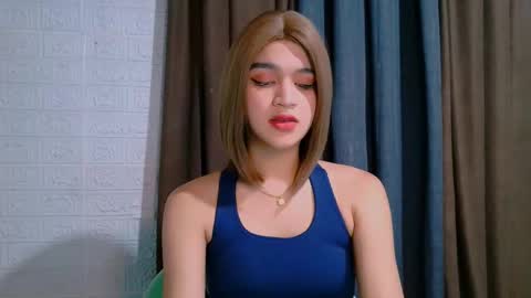 queen lux online show from March 18, 2:49 am