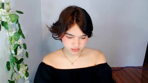 queen lux online show from November 30, 3:00 am