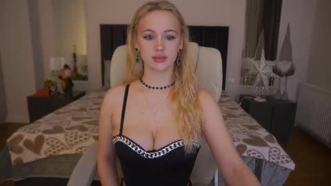 lylanimfa online show from January 17, 7:05 am