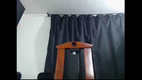 Snapshot of lylii_evans chatting on February 17, 4:09 am lylii_evans online show from February 17, 4:09 am
