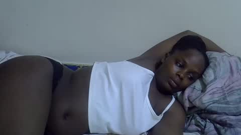 lyn_anna online show from April 18, 10:31 pm