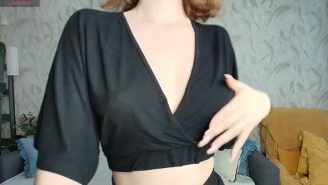 LynaFrost online show from May 22, 5:49 am