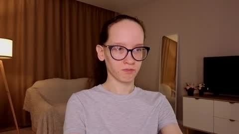 Sara online show from April 14, 4:40 pm