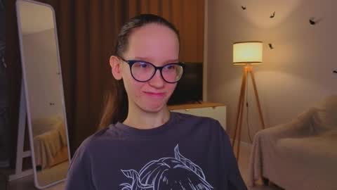 Sara online show from November 28, 4:54 pm