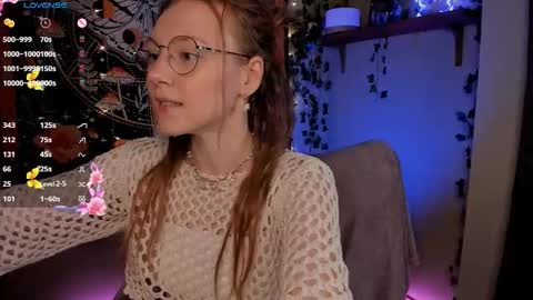 Snapshot of lyra_thenymph chatting on October 21, 10:30 am Lyra online show from October 21, 10:30 am