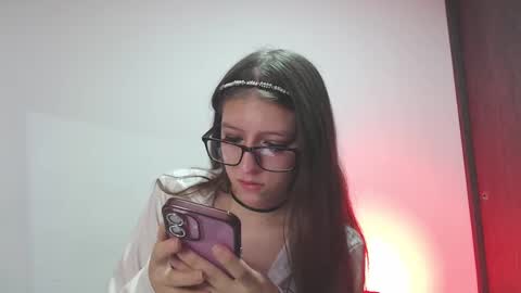 Snapshot of maddy_14 chatting on October 10, 11:42 pm Maddy UwU online show from October 10, 11:42 pm