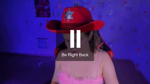 Madeline online show from November 14, 8:36 am