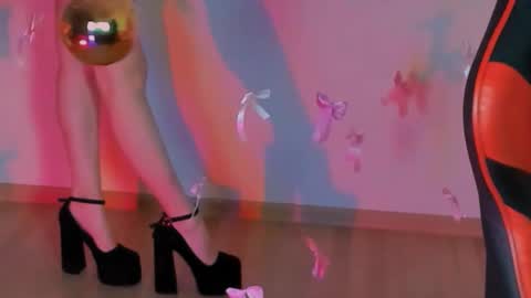 Madeline online show from December 16, 8:20 am