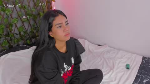 madelinesquit online show from February 19, 11:32 am