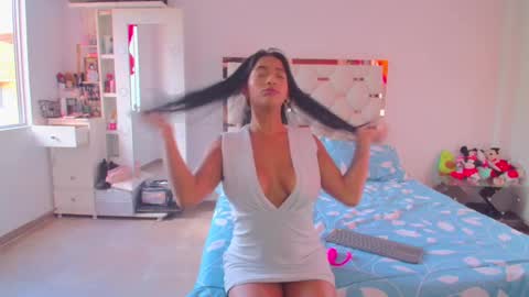 madelyn roses online show from January 19, 6:32 pm