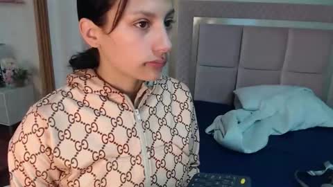 madhison_5 online show from April 11, 12:09 pm