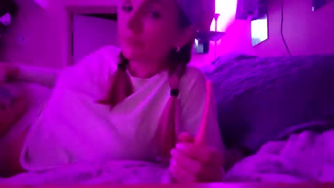 Madie Ray online show from September 18, 6:34 am