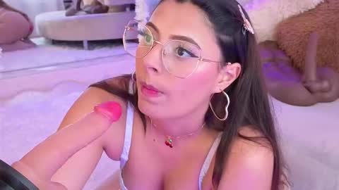    online show from November 28, 7:39 pm