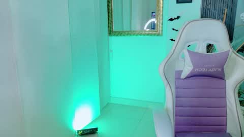 madison_jacksonn online show from April 11, 7:06 pm