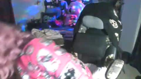 Snapshot of madisonjayde77 chatting on February 11, 4:33 am MadisonJayde online show from February 11, 4:33 am