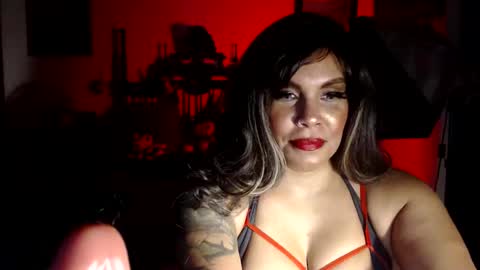 Snapshot of madisonjayde77 chatting on October 4, 5:24 am MadisonJayde online show from October 4, 5:24 am