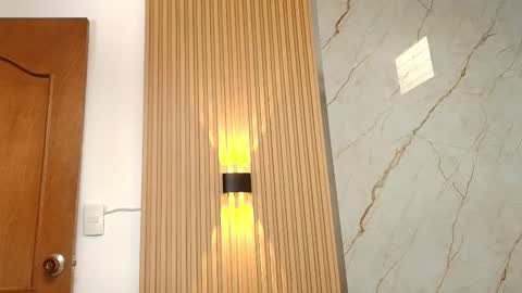 Snapshot of madissonqueen_ chatting on October 12, 7:27 pm online show from October 12, 7:27 pm