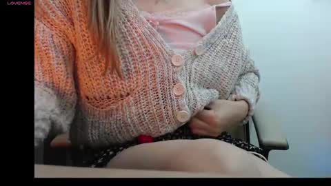 Snapshot of madyqueen chatting on March 12, 6:11 pm Mara online show from March 12, 6:11 pm