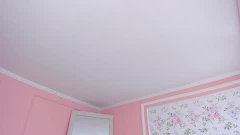 Mae Lyra online show from April 11, 8:23 pm