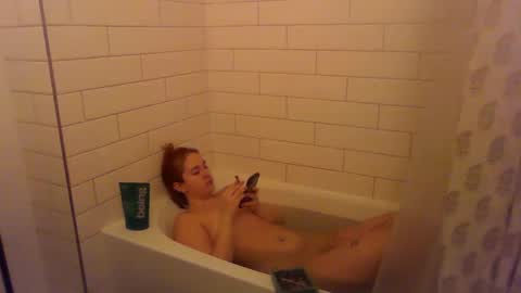 Snapshot of maevesins chatting on January 23, 5:35 am Maeve Sins online show from January 23, 5:35 am