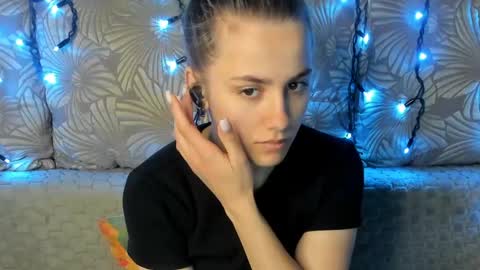 Maggie online show from April 14, 4:56 am