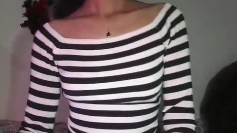 Snapshot of magic_door_open chatting on December 23, 10:10 am magic door open online show from December 23, 10:10 am