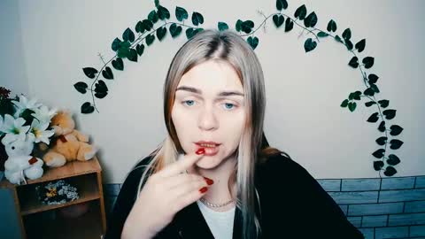 Snapshot of magic_katarina_ chatting on March 5, 6:44 am magic_katarina_ online show from March 5, 6:44 am