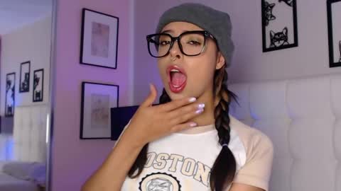 Maia Reficco online show from April 15, 11:44 am